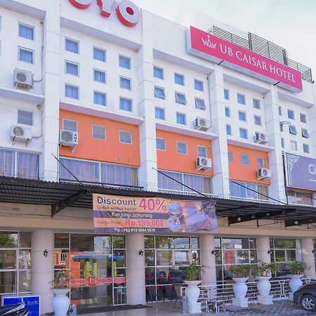 Capital O 854 Ub Caisar Hotel Banda Aceh Esterno foto