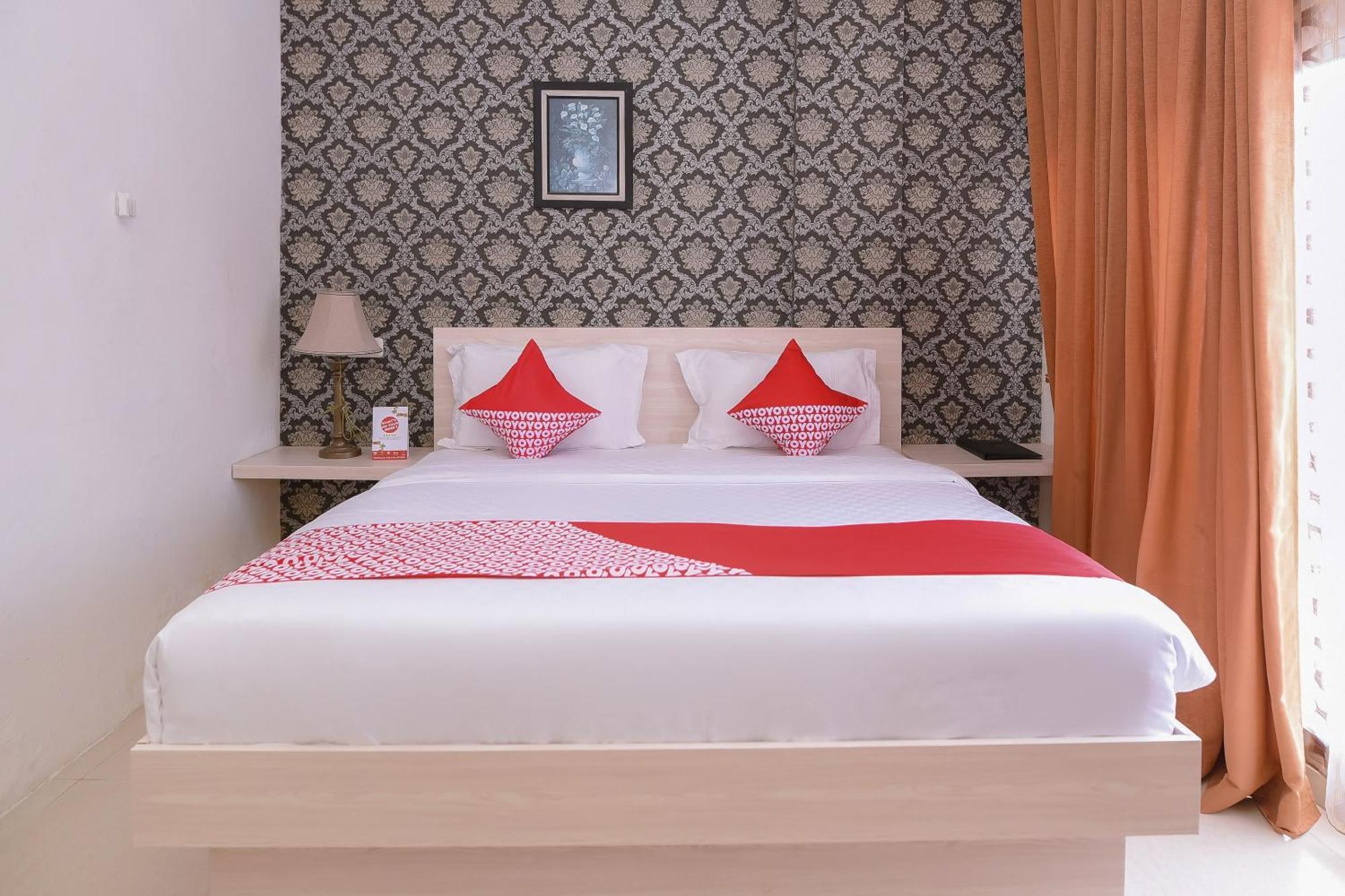 Capital O 854 Ub Caisar Hotel Banda Aceh Esterno foto