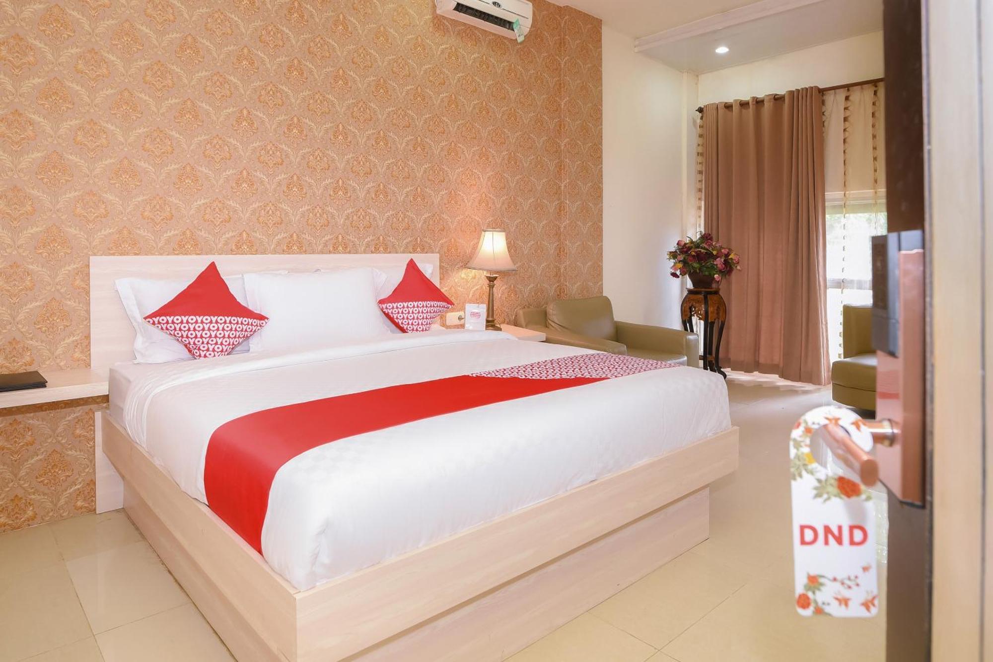 Capital O 854 Ub Caisar Hotel Banda Aceh Esterno foto